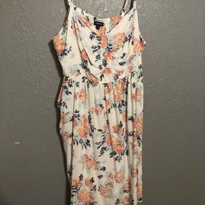 Torrid Size 3 Off-White Floral Knee-Length Dress